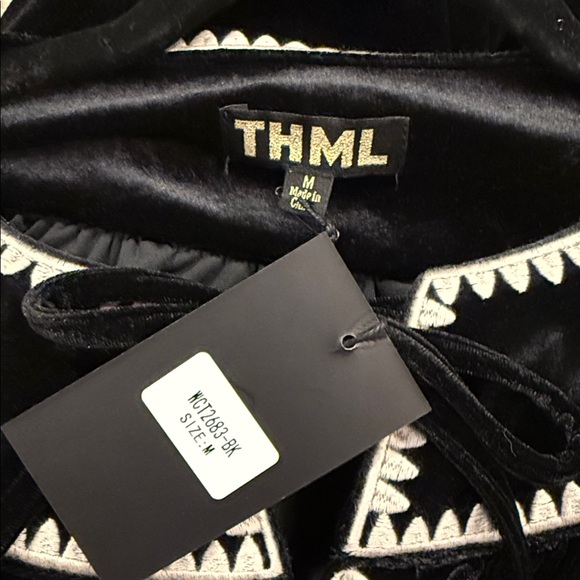 THML Black Velvet Blouse with off White Trim - Picture 8 of 8